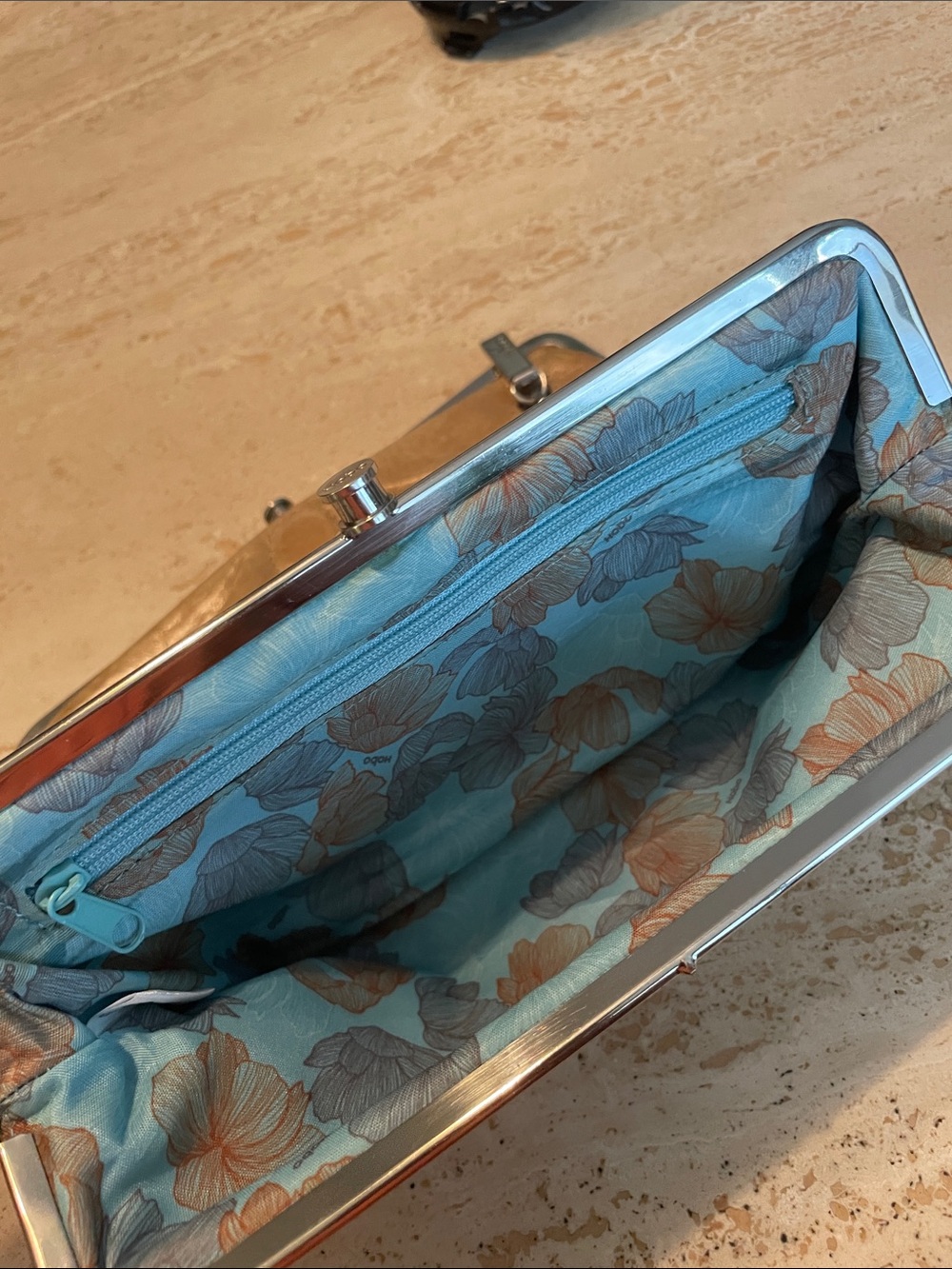 🌹HOBO Vintage-Style Tan Leather Kiss-Lock Clutch - Picture 11 of 16